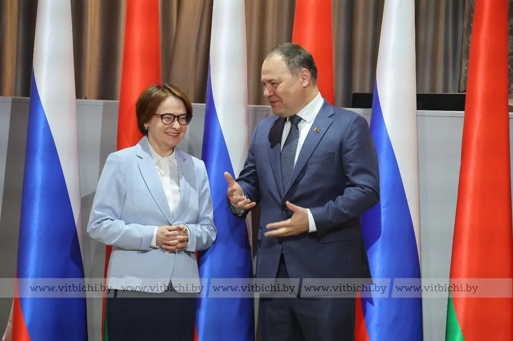 Глава Центрального банка России Эльвира Набиуллина и председатель правления Нацбанка Беларуси Роман Головченко Глава Центрального банка России Эльвира Набиуллина и председатель правления Нацбанка Беларуси Роман Головченко