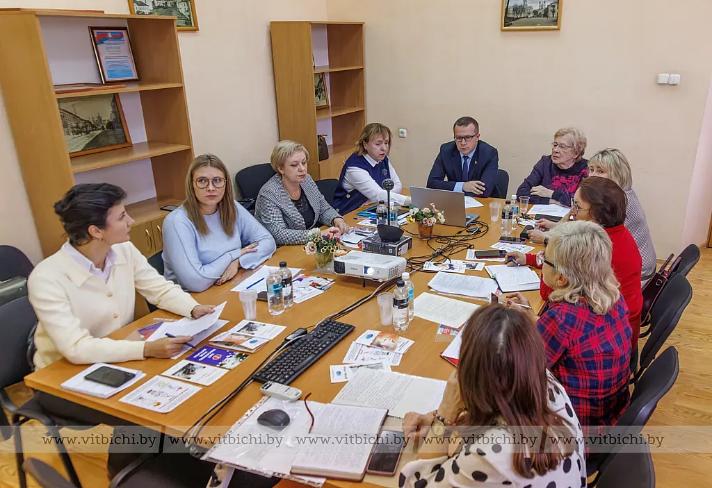 За «круглым столом» в Витебске обсудили, как противостоять зависимостям среди подростков и молодежи