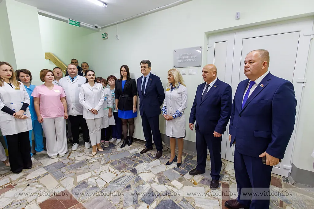 Во время церемонии открытия подчеркивалось, что цифровая рентгеновская система на два рабочих места «УНИЭКСПЕРТ 2 плюс» – отечественного производства.