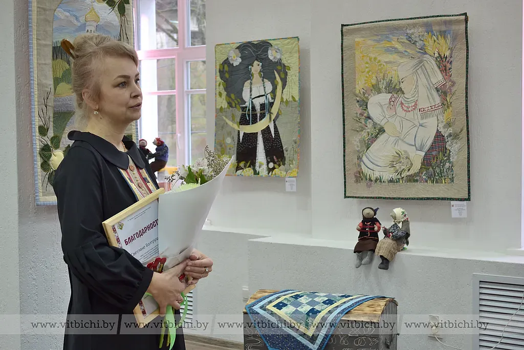 В Витебском областном методическом центре народного творчества открылась выставка полоцкого мастера Светланы Болтрушевич. В Витебском областном методическом центре народного творчества открылась выставка полоцкого мастера Светланы Болтрушевич.