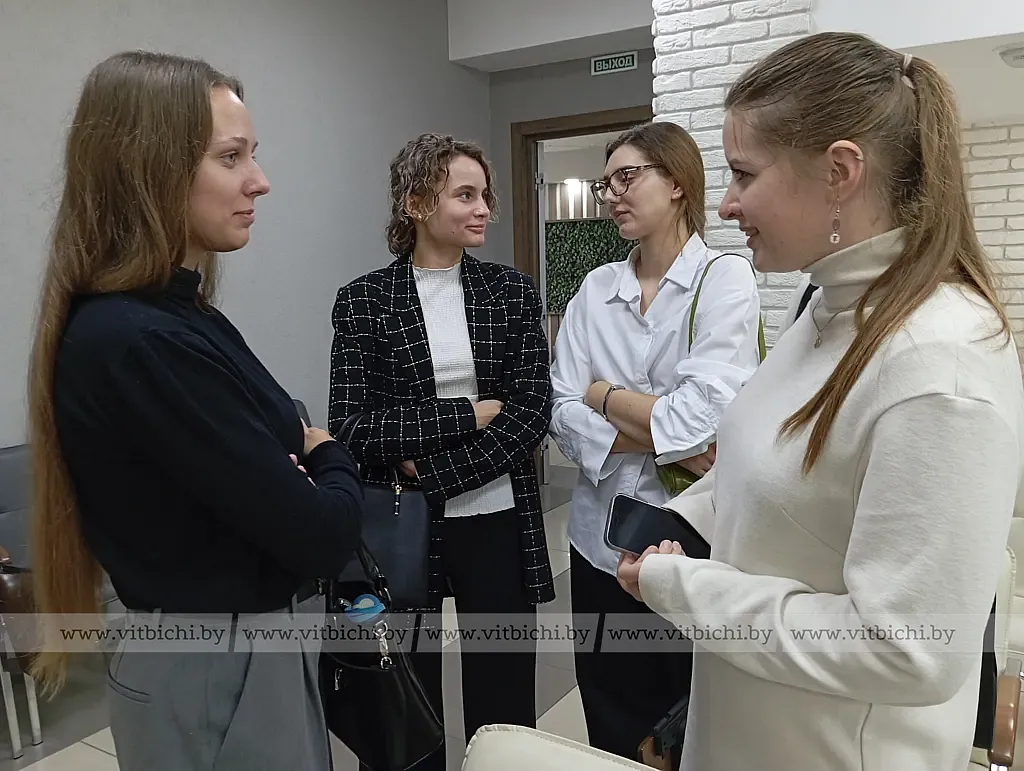 Диалоговая площадка, которая проходила в формате открытого диалога между представителями власти и молодыми специалистами со всех районов области, стала откровенным разговором о старте карьеры и их адаптации на первом рабочем месте. 