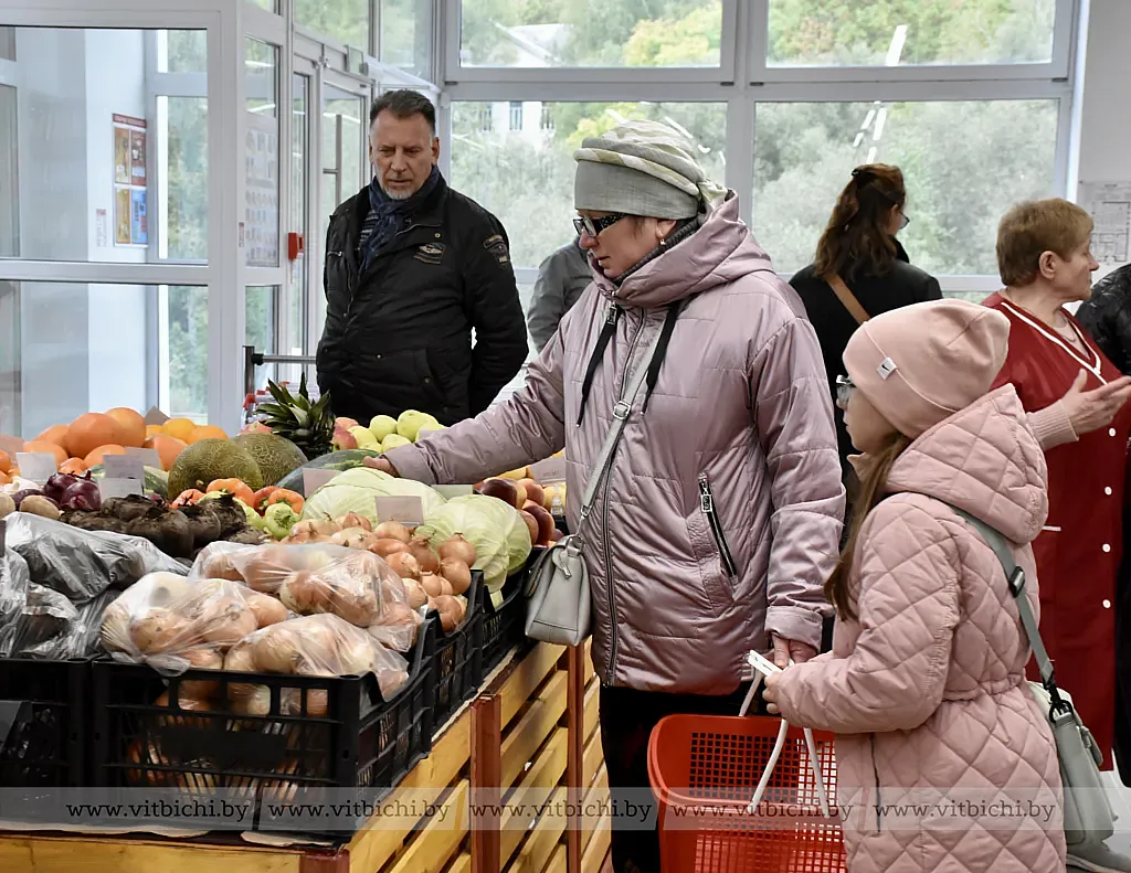 Первые покупатели в новом магазине «Веста» в Витебске Первые покупатели в новом магазине «Веста» в Витебске