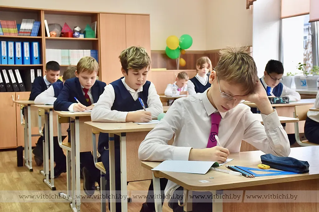 Более 300 одаренных учащихся шестых и седьмых классов из разных уголков страны приняли участие в первой открытой олимпиаде «Гимназическое единство», которая прошла в Витебске. Более 300 одаренных учащихся шестых и седьмых классов из разных уголков страны приняли участие в первой открытой олимпиаде «Гимназическое единство», которая прошла в Витебске.