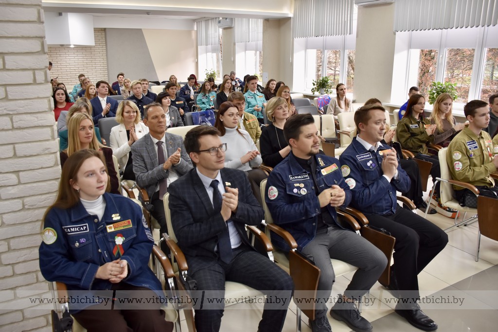 Итоги работы городских студотрядов подвели в областном институте развития образования