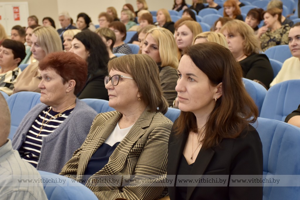 На областном форуме замещающих семей подчеркнули, что у каждого ребенка есть право на проживание в семье.