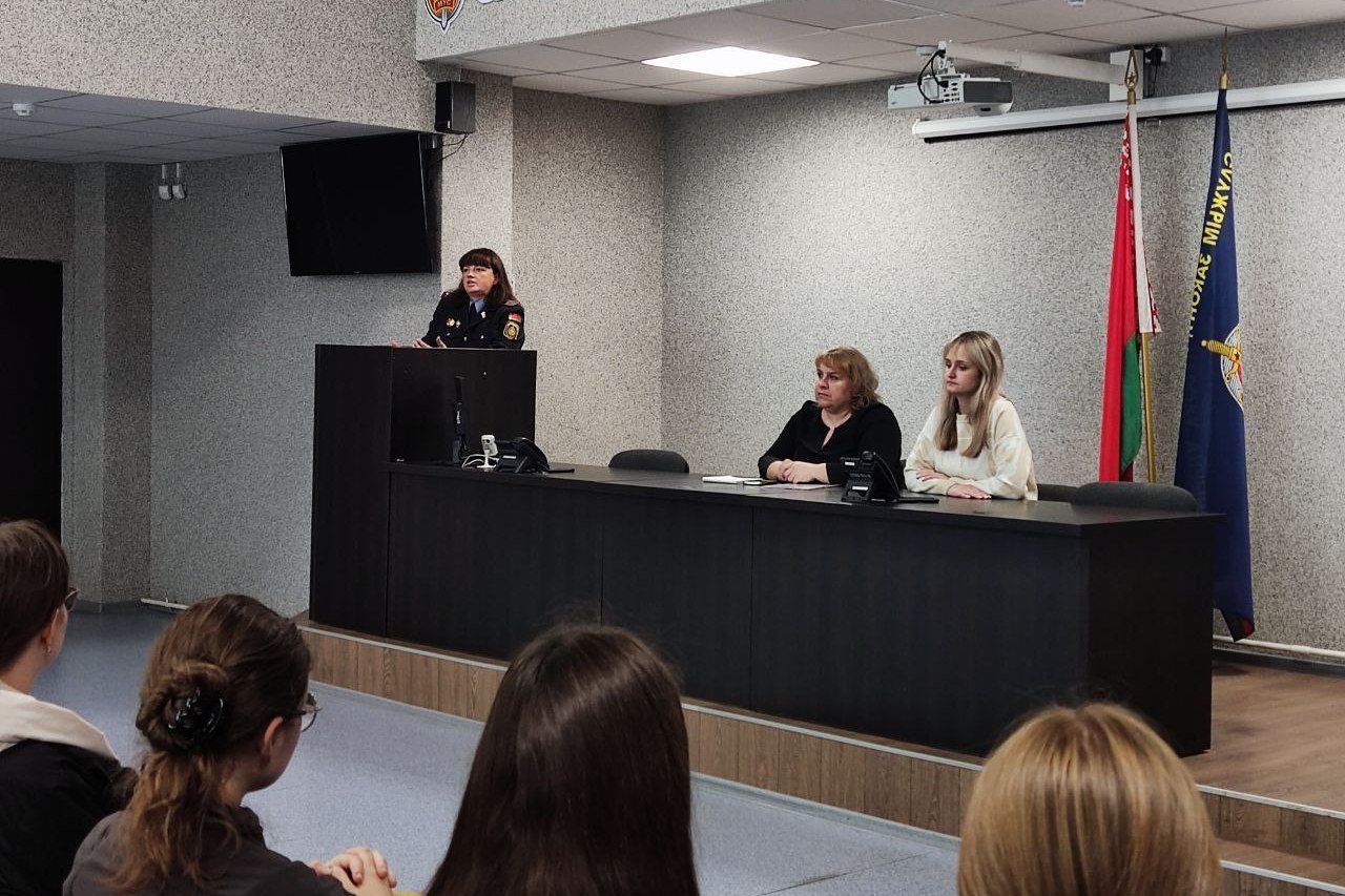 В Первомайском РОВД состоялась встреча девушек, в отношении которых ИДН проводит индивидуальную профилактическую работу