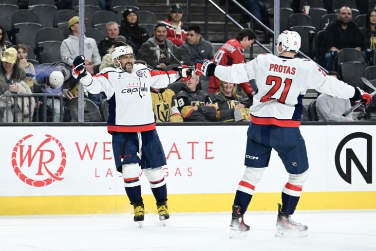 Алексей Протас забил две шайбы в матче с Нью-Йорком Алексей Протас забил две шайбы в матче с Нью-Йорком
