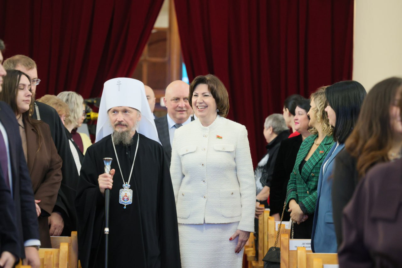 Председатель Совета Республики Наталья Кочанова и митрополит Минский и Заславский Вениамин Председатель Совета Республики Наталья Кочанова и митрополит Минский и Заславский Вениамин
