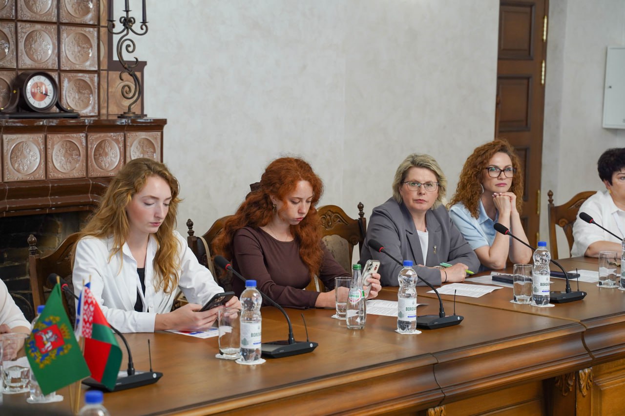 18 ноября в Витебске состоится «круглый стол» на тему: «Бизнес-мама: успех в режиме многозадачности». 18 ноября в Витебске состоится «круглый стол» на тему: «Бизнес-мама: успех в режиме многозадачности».