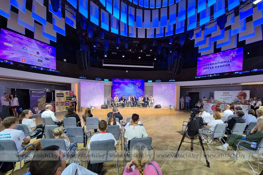 Открытие межданродного пресс-центра на "Славянском базаре в Витебске" 