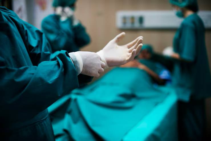 Витебские врачи помогли пациенту восстановить проходимость кишечника, выполнив высокотехнологичную операцию