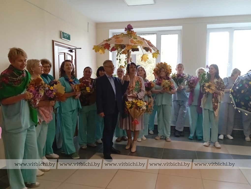 В областной больнице прошел конкурс зонтиков «Главней всего погода в доме» конкурс зонтиков