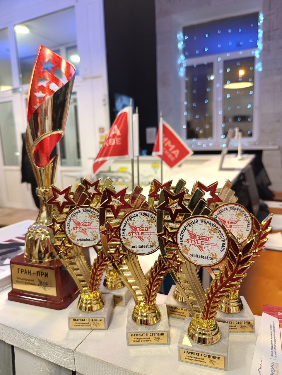 Артисты музыкального театра «Карамельки» привезли россыпь наград с международного конкурса в Москве награды