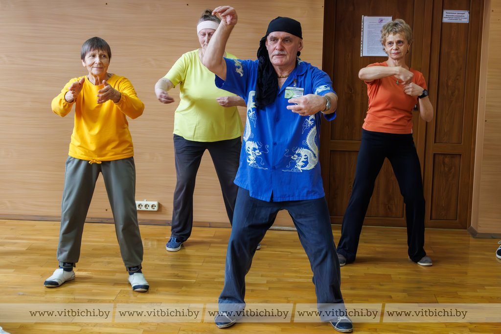 Мастер-классы по оздоровительной гимнастике для участников праздника.