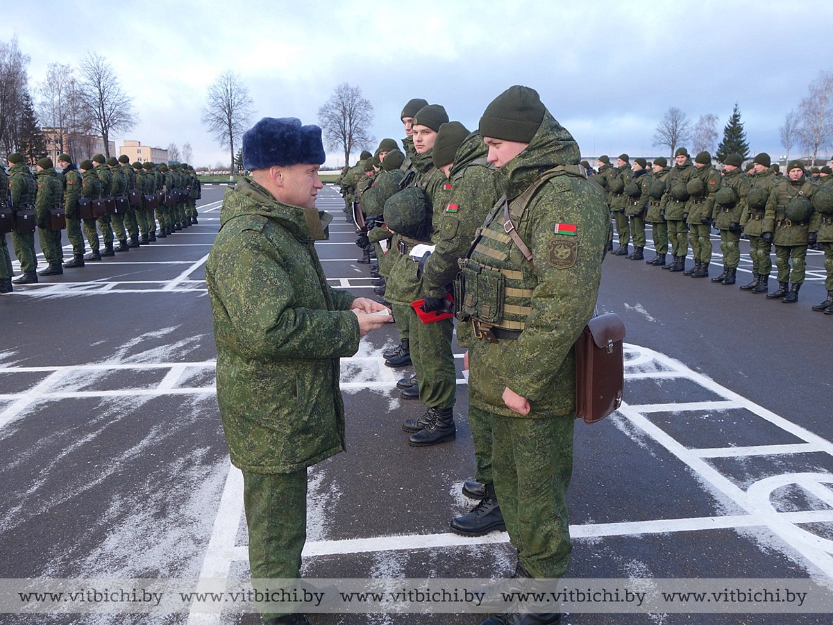 В 19-й отдельной гвардейской механизированной бригаде провели смотр по  подготовке к новому учебному году