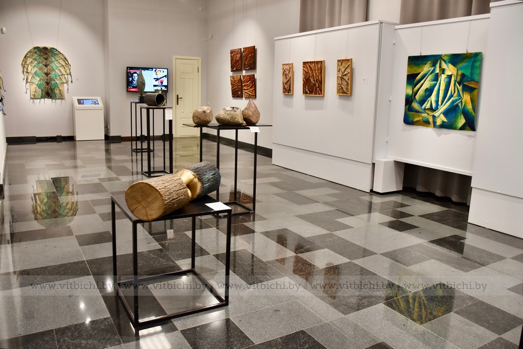 гобелены Людмилы Петруль и скульптуры Максима Петруля