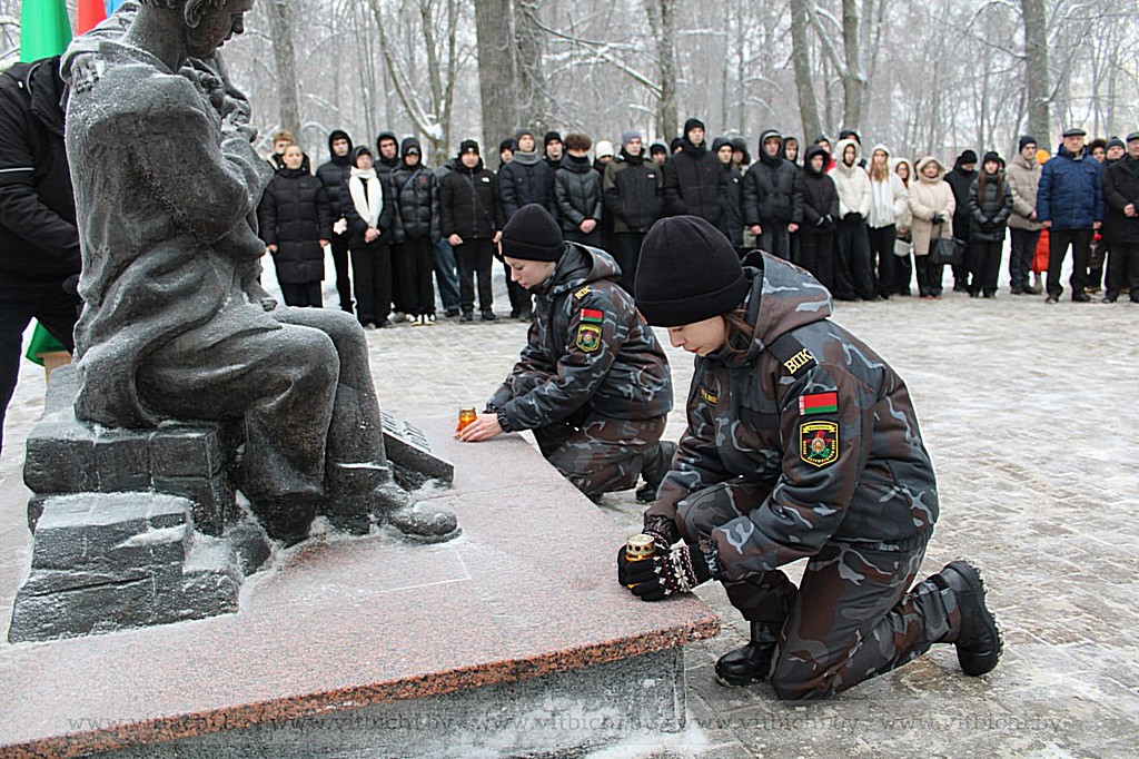 Дань памяти мужеству жителей блокадного Ленинграда и жертв Холокоста отдали в Витебске.