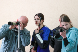 Школьники со всей области разыграли медали на турнире по стрельбе из пневматической винтовки в Витебске