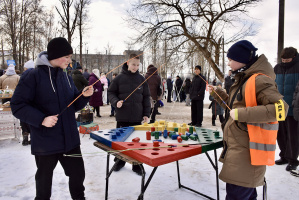 Блины, лыжи и диджей: как витебчане проводили зиму в парке Железнодорожников