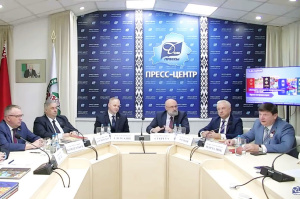 Презентация представительского четырехтомника о Беларуси прошла в Доме прессы в Минске