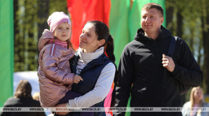 Минтруда: почти 80% жителей Беларуси проживают в семьях
