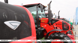 Беларусь и Азербайджан планируют совместно выпускать тысячу тракторов в год