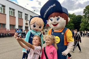 Информационно-профилактический проект «Все во двор!» снова собрал детей в Первомайском районе Витебска