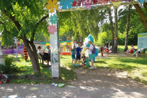 Праздник «Квітней, мая Беларусь!» собрал гостей в парке Мазурино