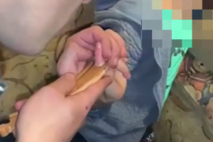 В Витебске ребенок защемил палец в игрушке. Витебские спасатели пришли на помощь