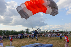 Ветераны-парашютисты разыграют 16 комплектов наград во время чемпионата, который почти неделю будет проходить в Витебске и его окрестностях