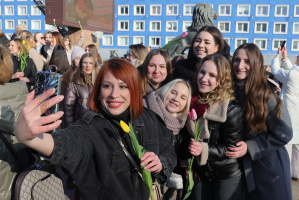 Кто она – главная женщина в жизни мужчины? Узнали мнения известных витебчан  