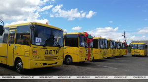 Школы Беларуси получат около 250 новых автобусов