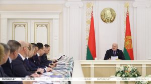 Лукашенко потребовал до 1 августа устранить задолженность перед крестьянами за молоко и мясо