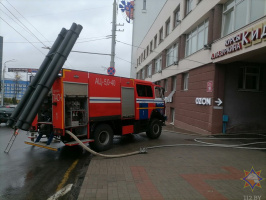 Замыкание блока зарядки электробритвы стало причиной пожара в одном из общежитий Витебска
