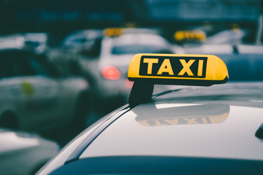 Какие сведения должны содержать электронные квитанции за услуги по автомобильной перевозке пассажиров автомобилями-такси