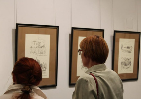 В музее истории Витебского народного художественного училища открылась выставка «Васіль Быкаў. Праз абрысы і лініі»