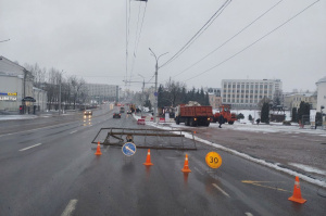 ГАИ дала комментарий к ДТП в центре Витебска, когда кран без водителя в кабине скатился с горки