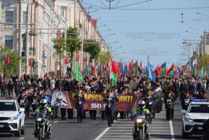 В День Победы более 15 тысяч витебчан приняли участие в торжественном шествии