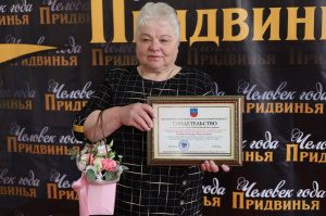 «Эти бабушки и дедушки становятся для меня родными»: соцработник из Витебского района — о профессии, которая стала судьбой