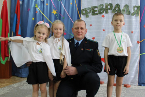 Кто смелее, сильнее и быстрее – летчики или танкисты – определили в Бабиничском детском саду Витебского района