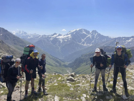 Участники туристского клуба из Витебского района взошли на самую высокую вершину Европы и России — Эльбрус Западный